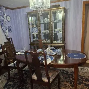 The Blue Willow Room - Seats Up to Six